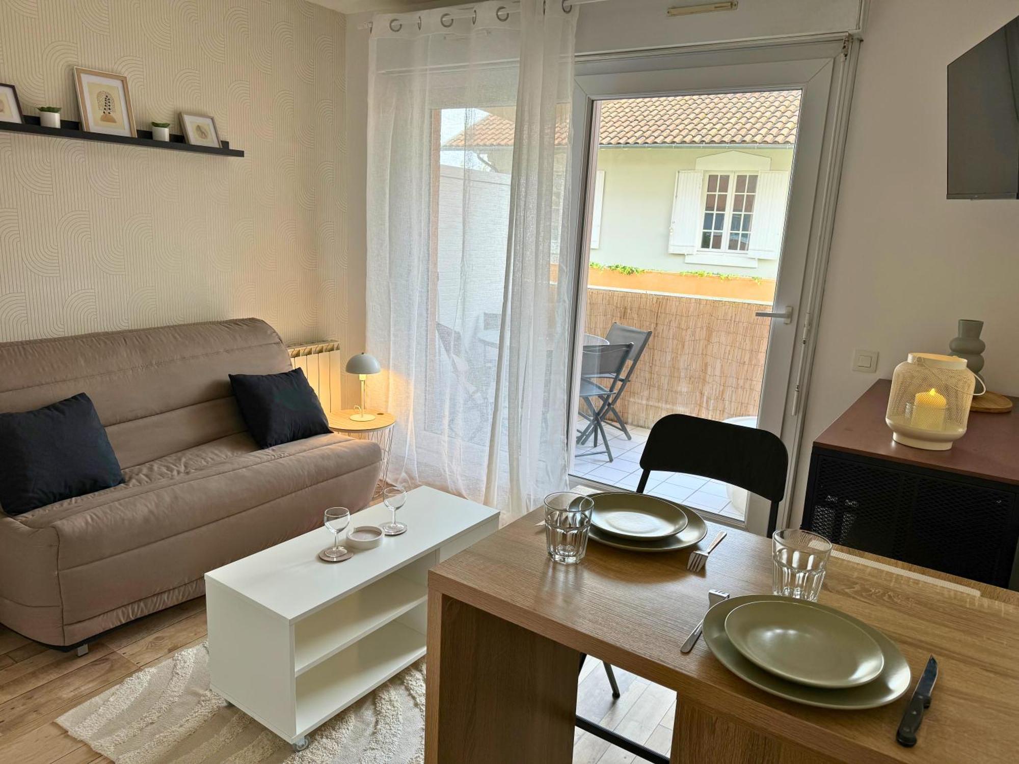 Apartment Petit Charme - Balcon - Parking - Fibre *