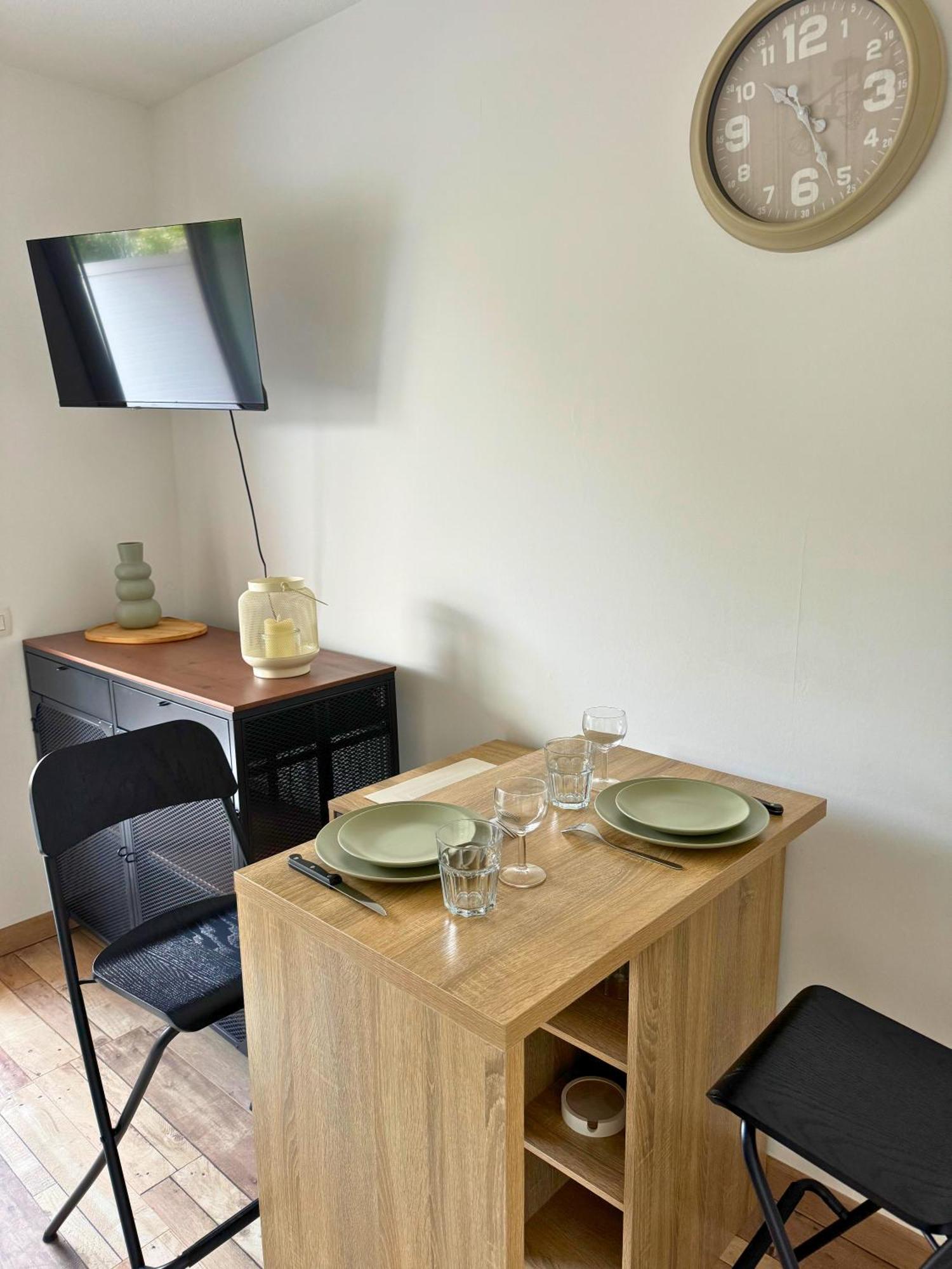 Petit Charme - Balcon - Parking - Fibre Apartment